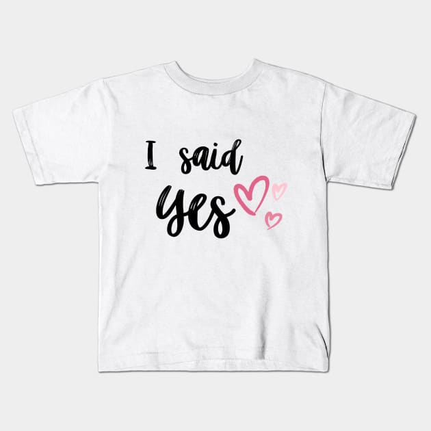 Couple Matching Marriage Proposal – Yes I do Design Kids T-Shirt by mook design